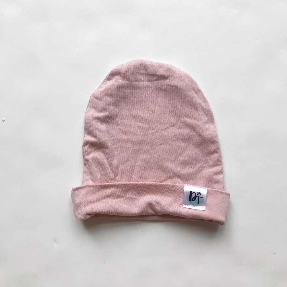 DT pink beanie EUC 0-3 months